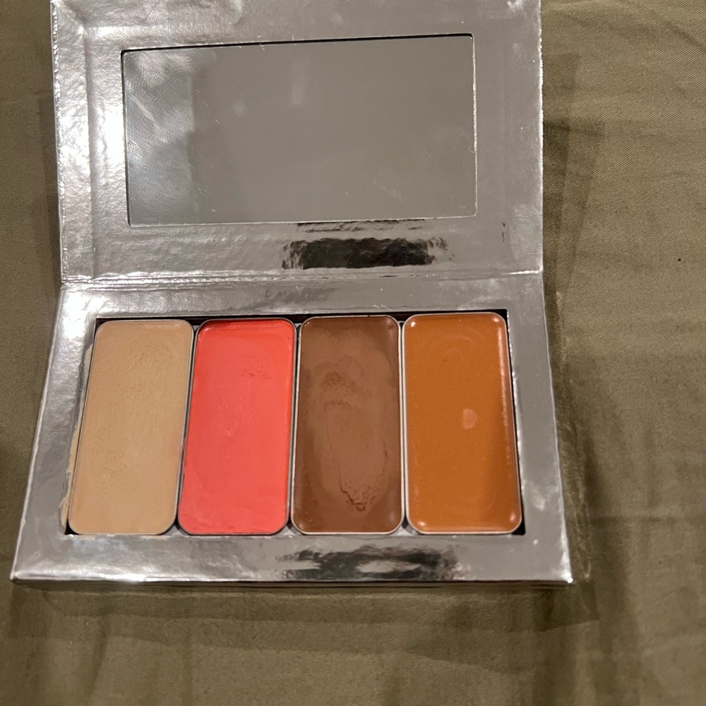 Seint makeup palette